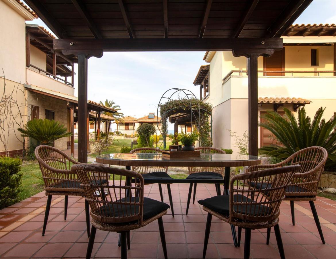 Porto Thea Alexandra Shared Pool Villa, Afytos Exterior photo