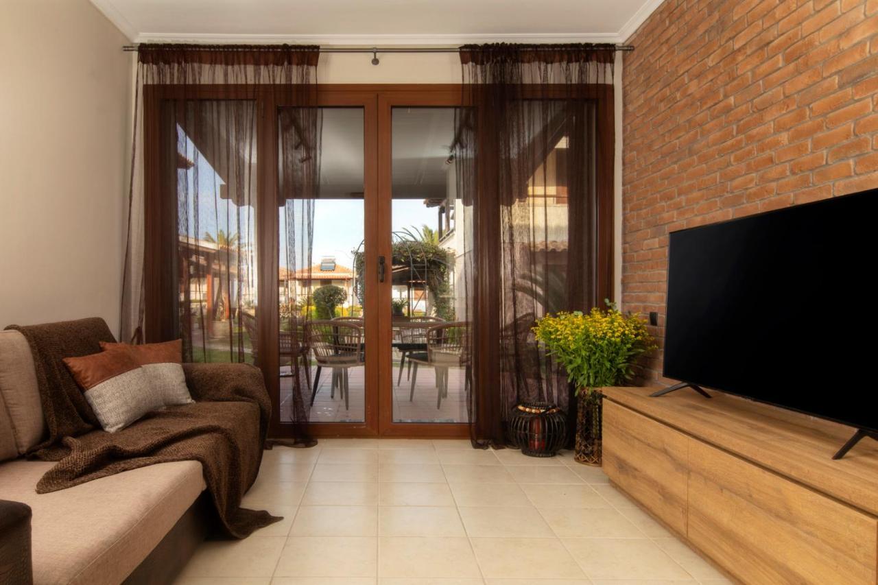 Porto Thea Alexandra Shared Pool Villa, Afytos Exterior photo